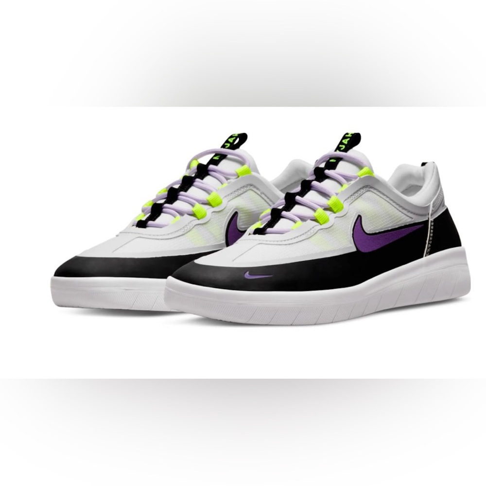 Nike Nyjah Free 2 SB 'Black White Wild Berry'